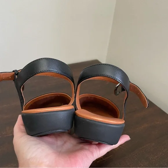 Fit Flop Cova II Closed Toe Sandal Black Leather - Picture 5 of 8